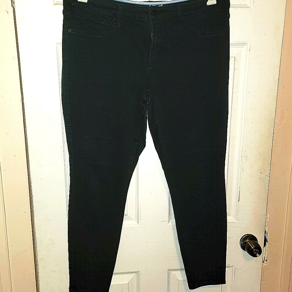 Universal Thread black Mid Rise Jegging - Picture 2 of 5